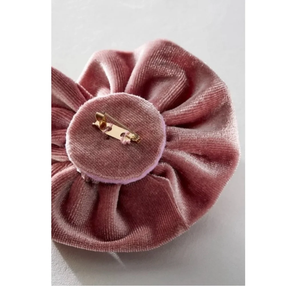 Free People Blush Pink Velvet Rose Brooch 5 Pairs of Stud Earrings Cross Heart